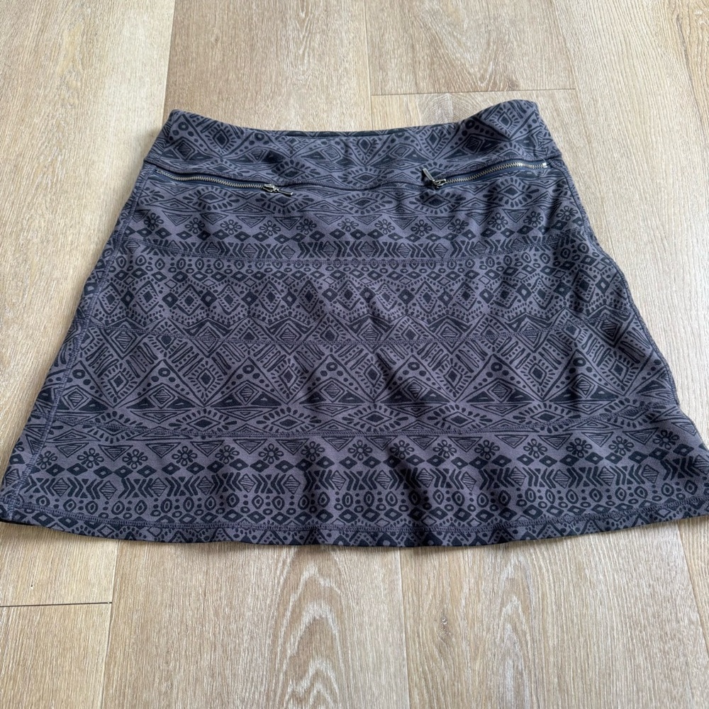 Athleta Patterned Gray Skirt